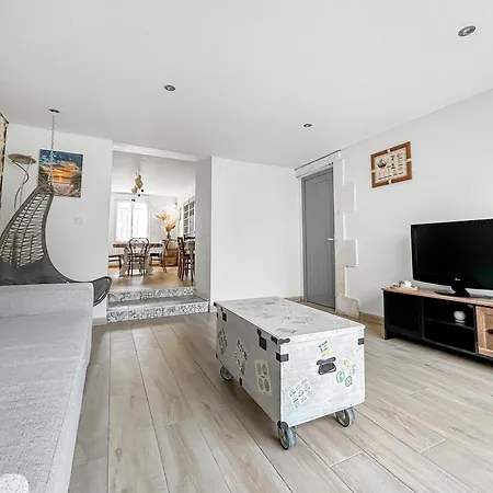 Maison Familiale Traditionnelle Avec Terrasse * Saint-Jean-d'Angle