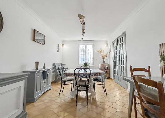 Maison Familiale Traditionnelle Avec Terrasse * Saint-Jean-d'Angle