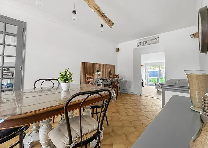 Maison Familiale Traditionnelle Avec Terrasse Saint-Jean-d'Angle