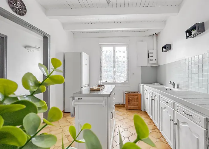 Maison Familiale Traditionnelle Avec Terrasse Villa