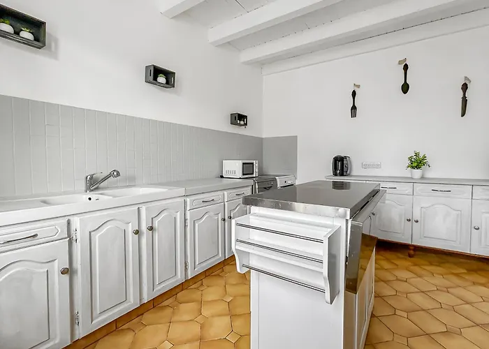 Maison Familiale Traditionnelle Avec Terrasse *