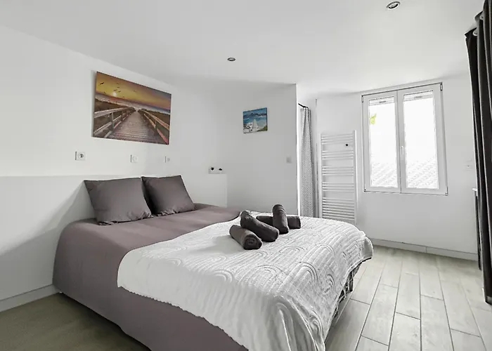 Maison Familiale Traditionnelle Avec Terrasse *