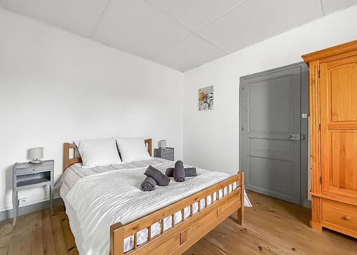 Maison Familiale Traditionnelle Avec Terrasse Villa *