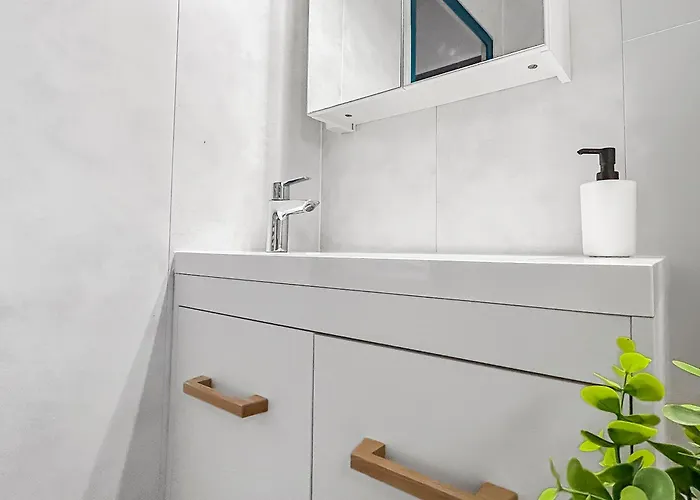 Maison Familiale Traditionnelle Avec Terrasse *